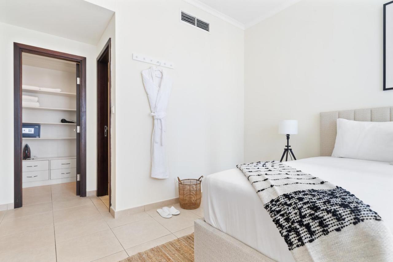 Stylish Apartment With Partial Burj Khalifa View Dubai Exterior foto