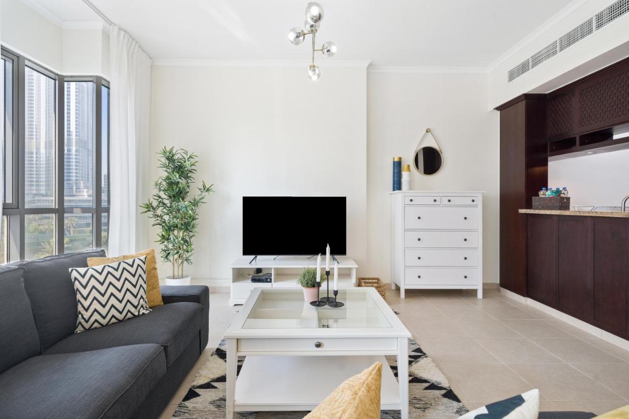 Stylish Apartment With Partial Burj Khalifa View Dubai Exterior foto