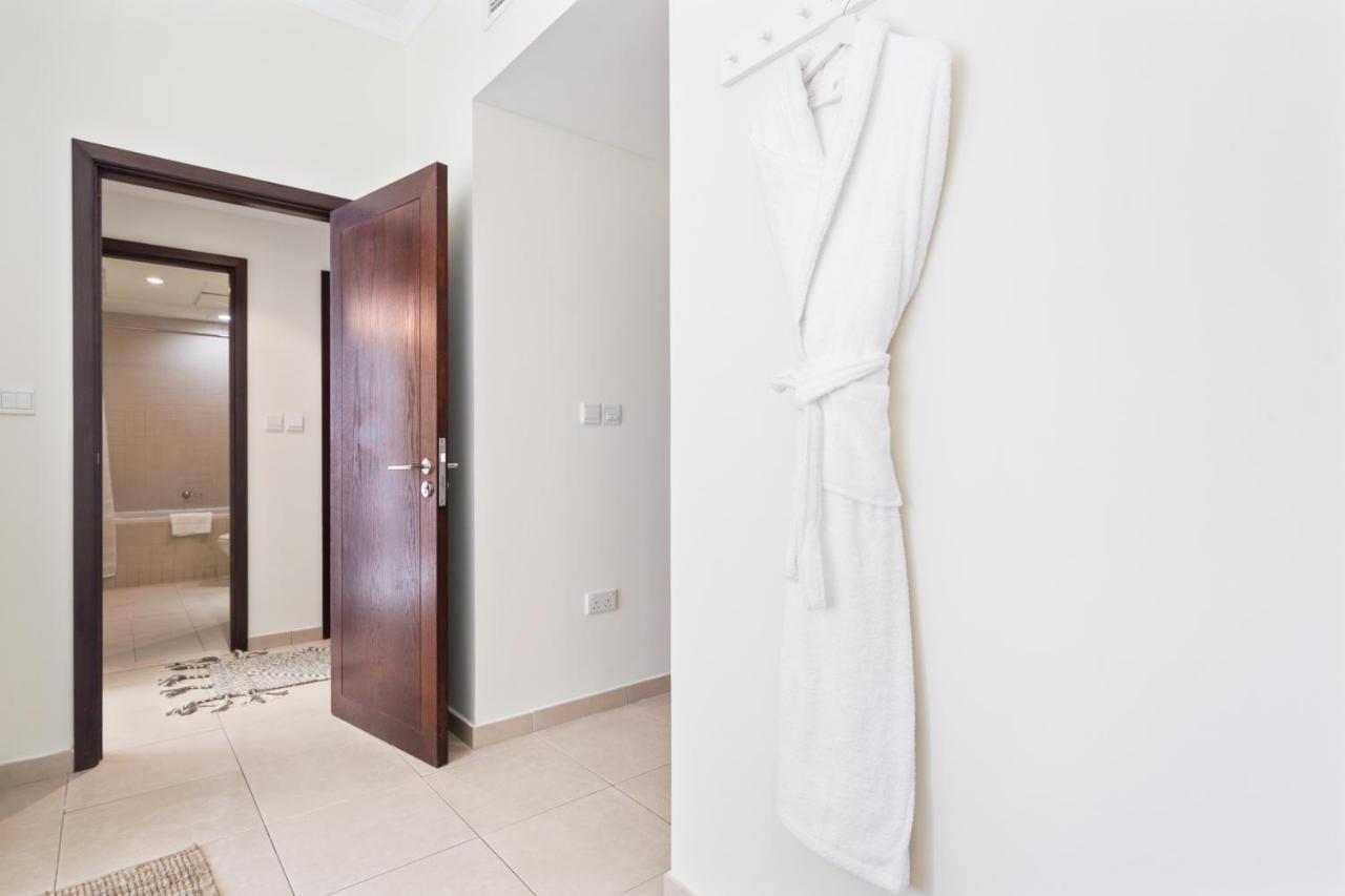 Stylish Apartment With Partial Burj Khalifa View Dubai Exterior foto